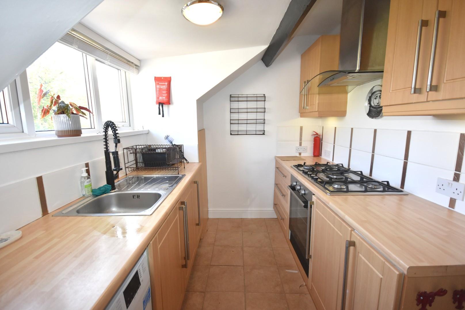 Second Floor Flat 27, Plymouth Road, Penarth, Vale Of Glamorgan, CF64 3DA